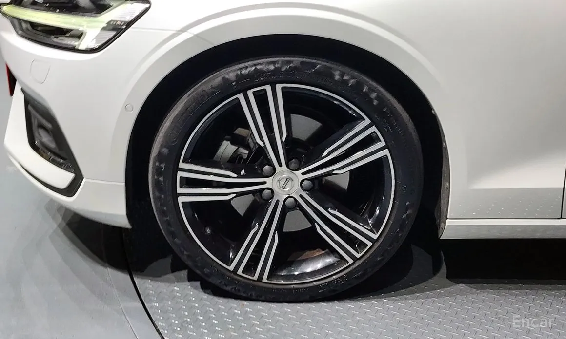 Фото 5 - Volvo S60