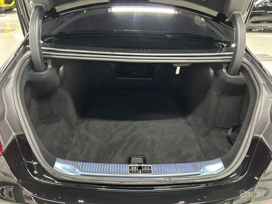 Фото 19 - Mercedes-Benz S-Class