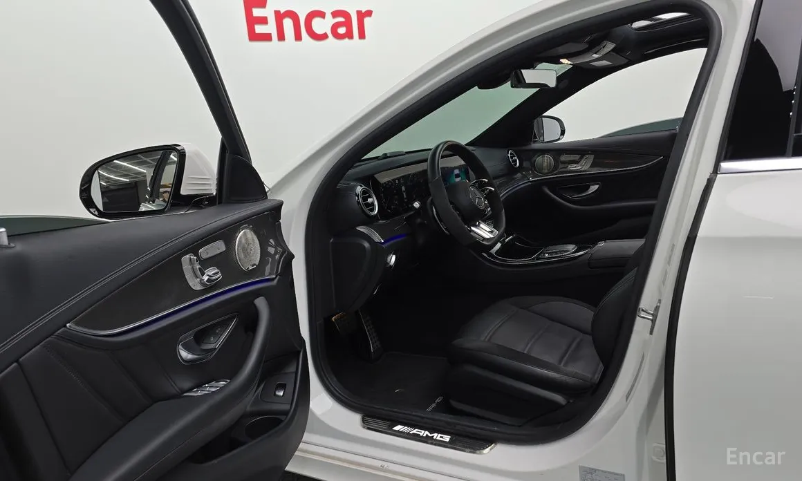 Фото 10 - Mercedes-Benz E-Class