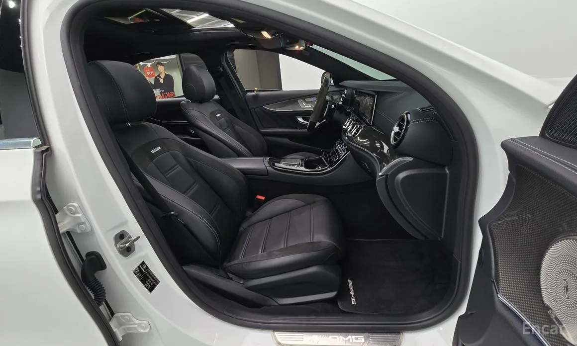 Фото 11 - Mercedes-Benz E-Class