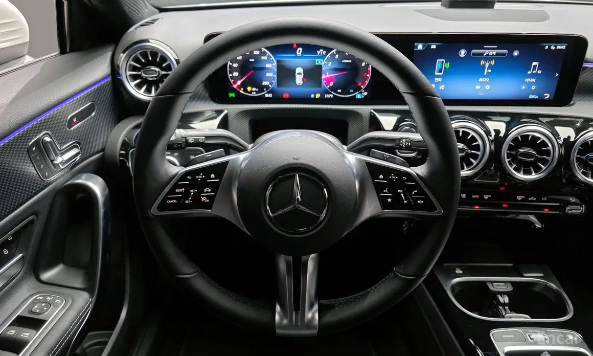 Фото 13 - Mercedes-Benz A-Class