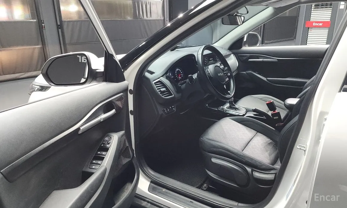 Фото 10 - Kia Seltos