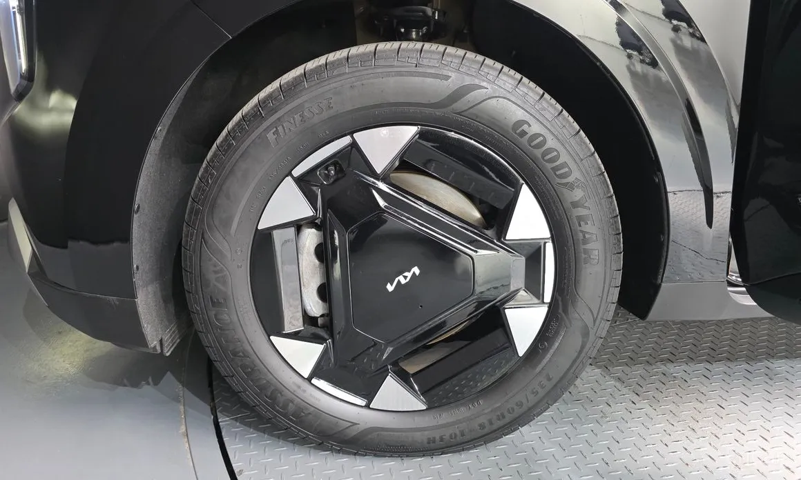 Фото 5 - Kia Carnival