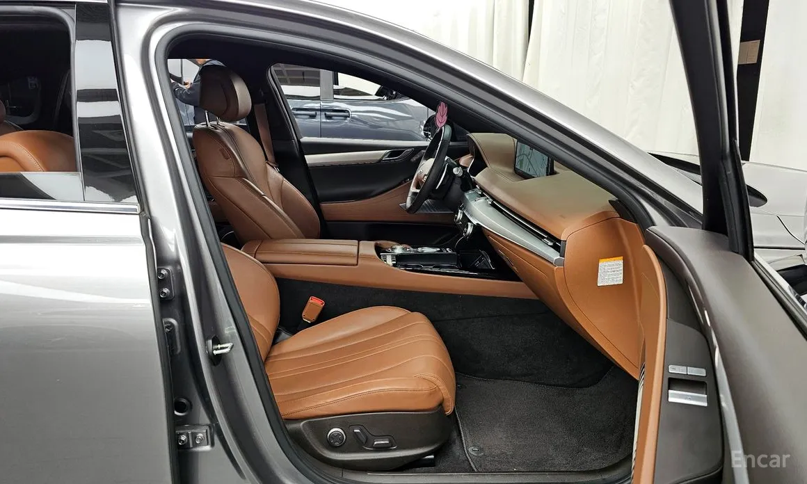 Фото 11 - Genesis G80