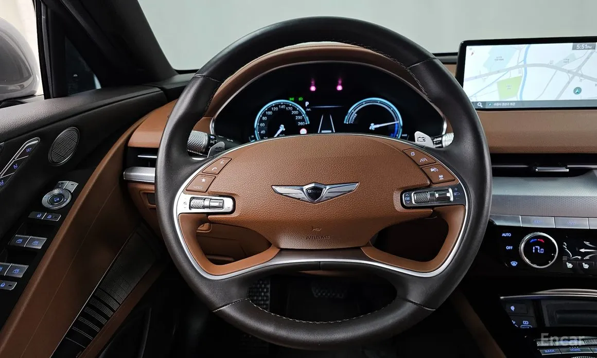 Фото 13 - Genesis G80