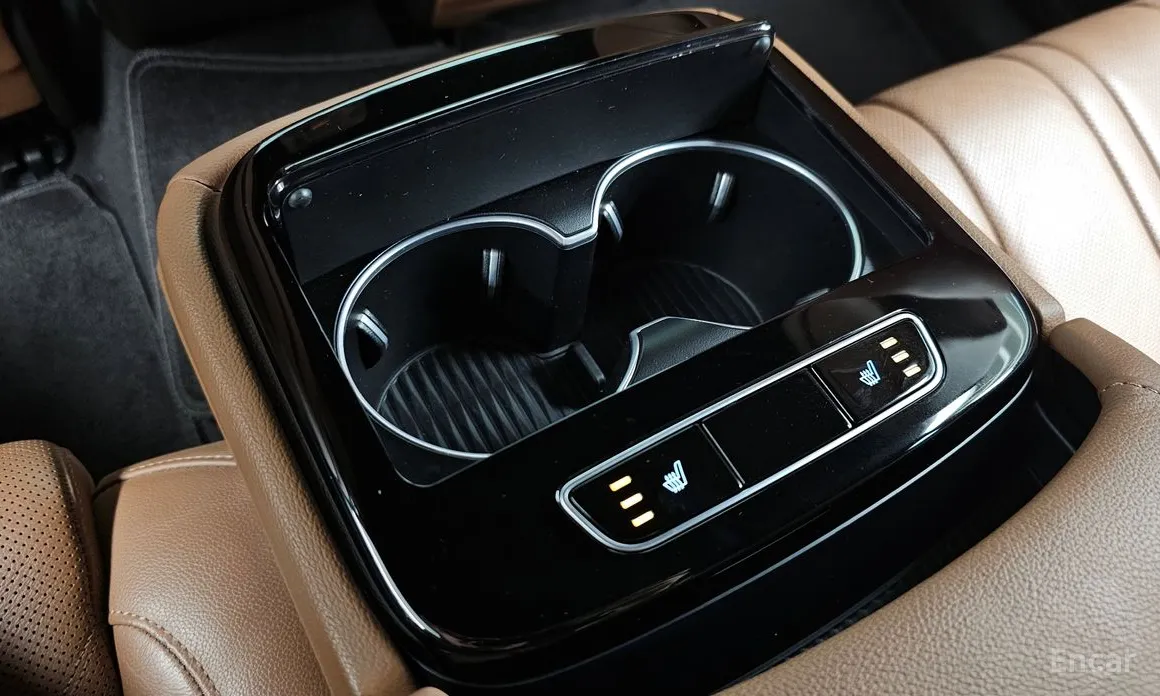 Фото 19 - Genesis G80