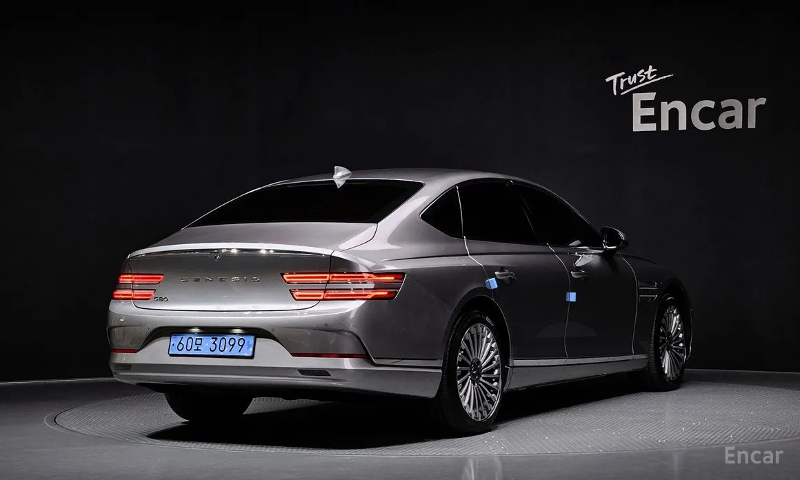 Фото 2 - Genesis G80