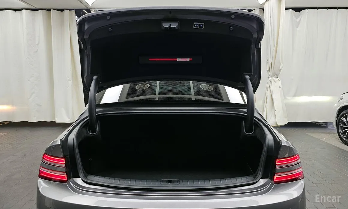 Фото 20 - Genesis G80