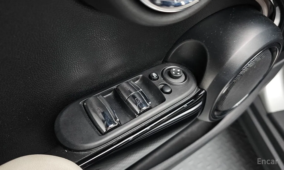 Фото 18 - Mini Cooper Convertible