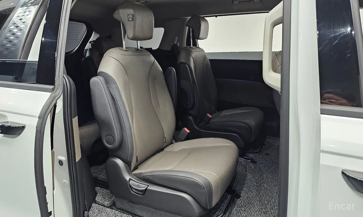 Фото 12 - Kia Carnival