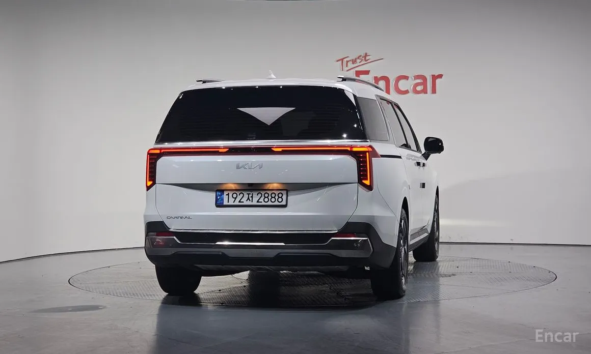 Фото 4 - Kia Carnival