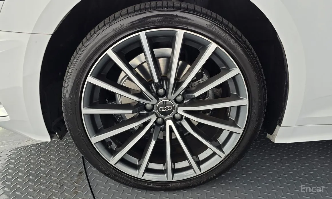 Фото 5 - Audi A5