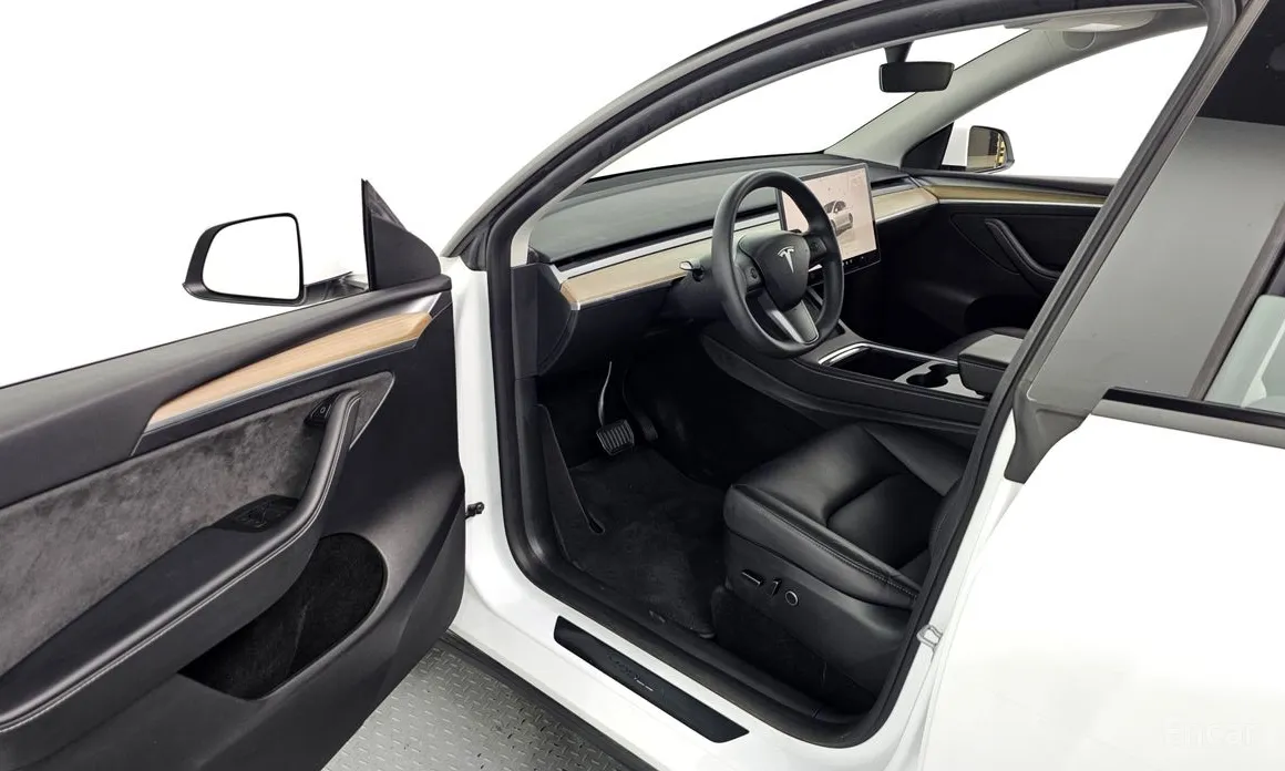 Фото 10 - Tesla Model Y