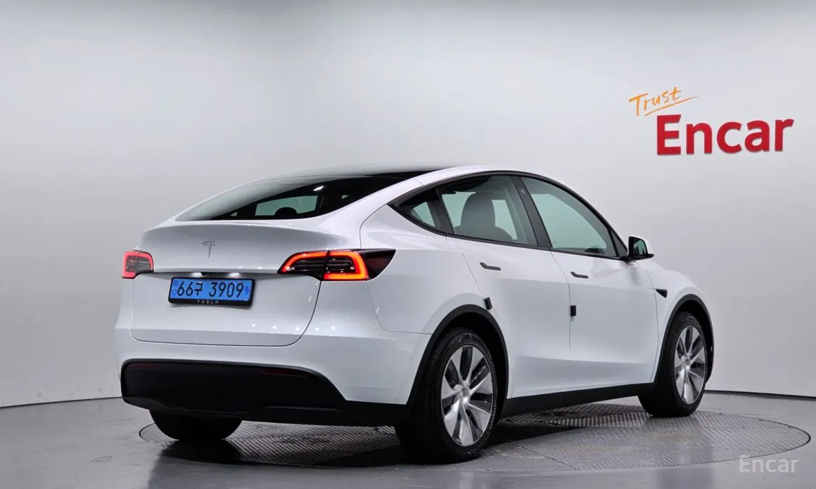 Фото 2 - Tesla Model Y