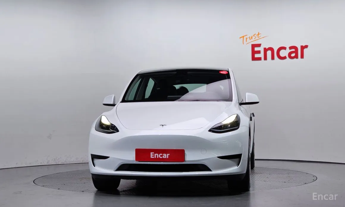 Фото 3 - Tesla Model Y