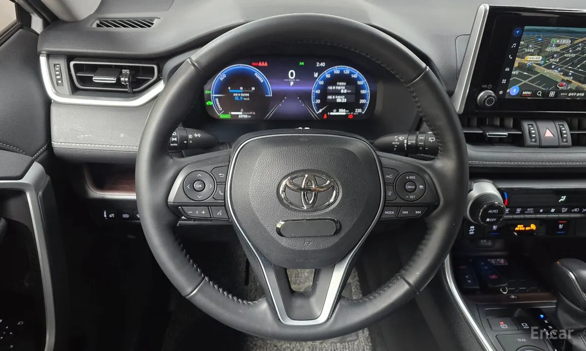 Фото 13 - Toyota RAV4