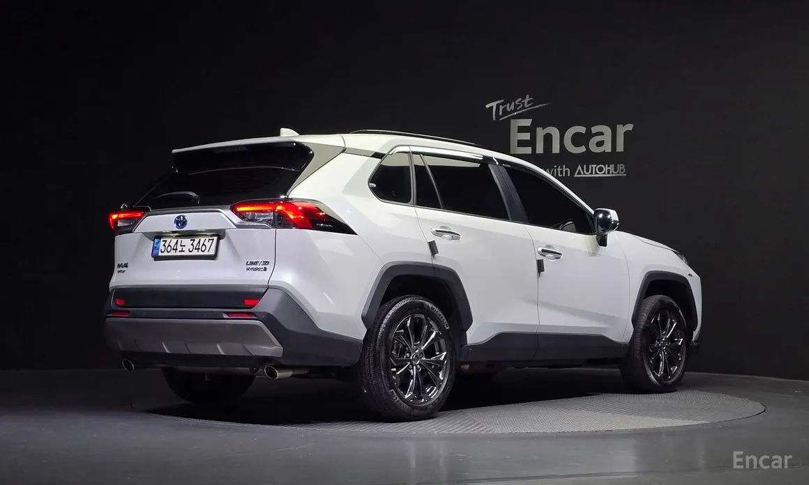 Фото 2 - Toyota RAV4