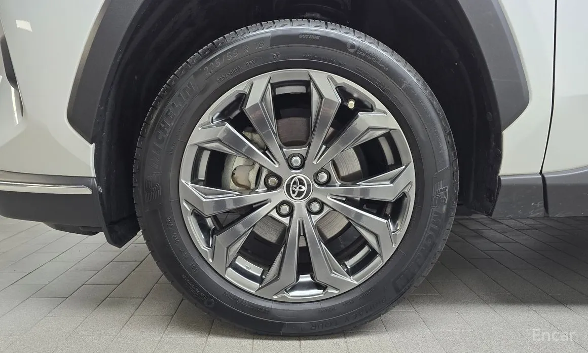 Фото 5 - Toyota RAV4