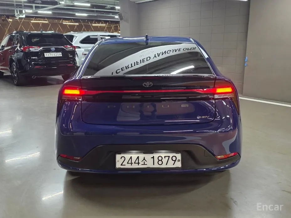 Фото 4 - Toyota Prius