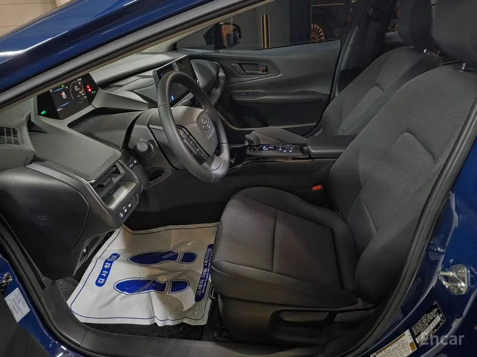 Фото 7 - Toyota Prius