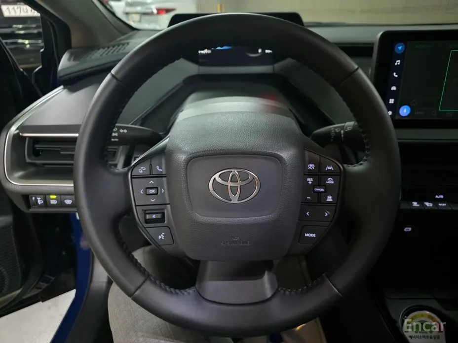 Фото 9 - Toyota Prius