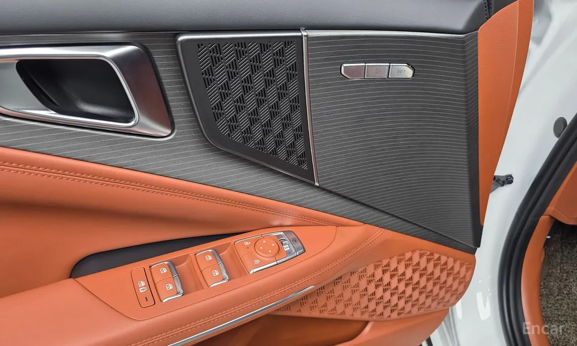 Фото 13 - Kia K8