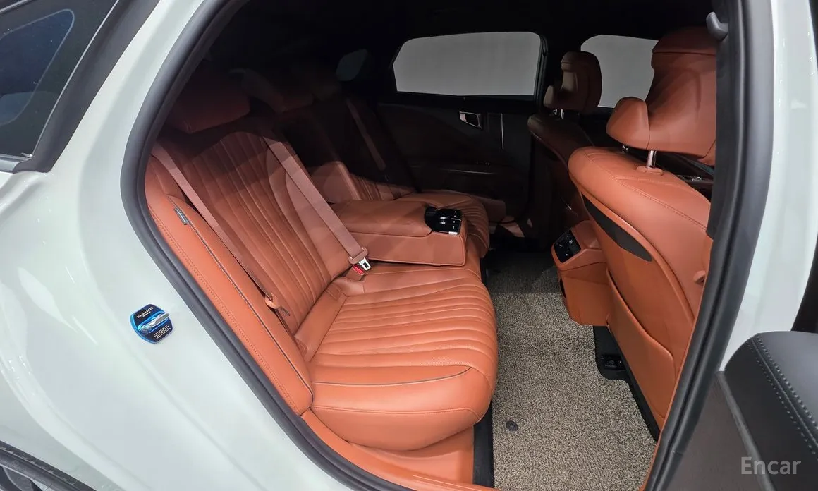 Фото 19 - Kia K8