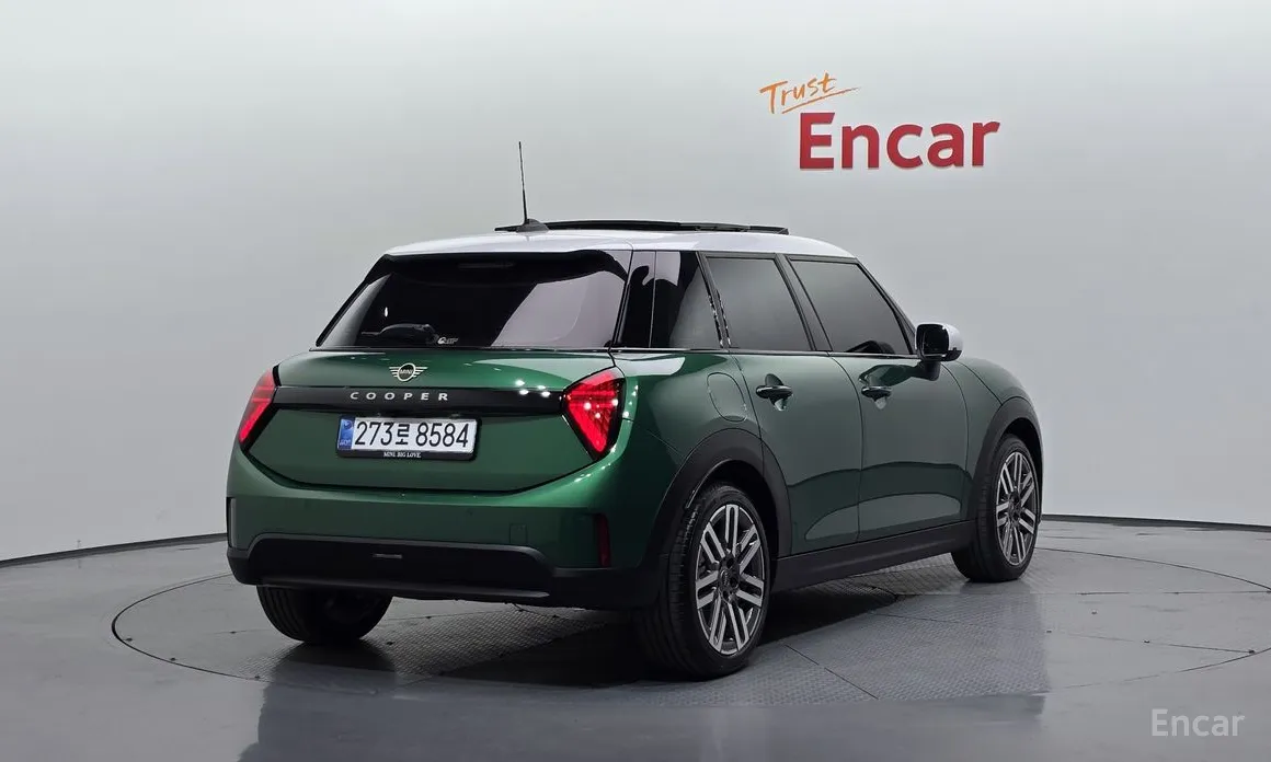 Фото 2 - Mini Cooper