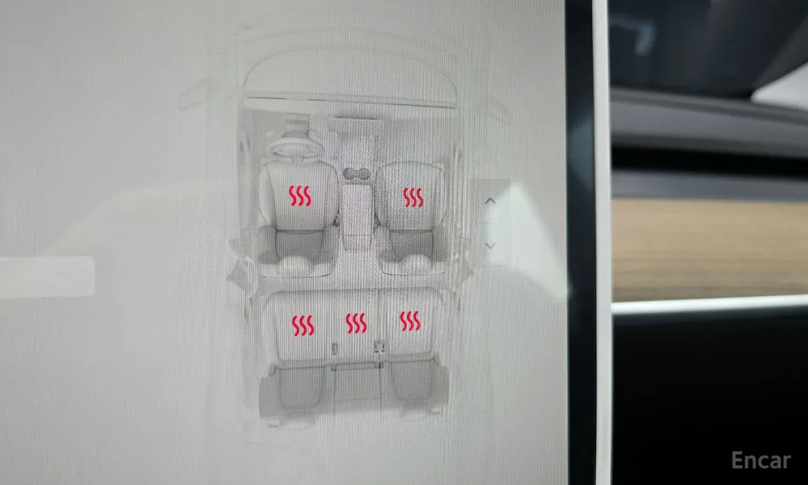 Photo 15 - Tesla Model Y