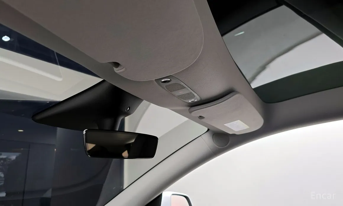 Photo 18 - Tesla Model Y