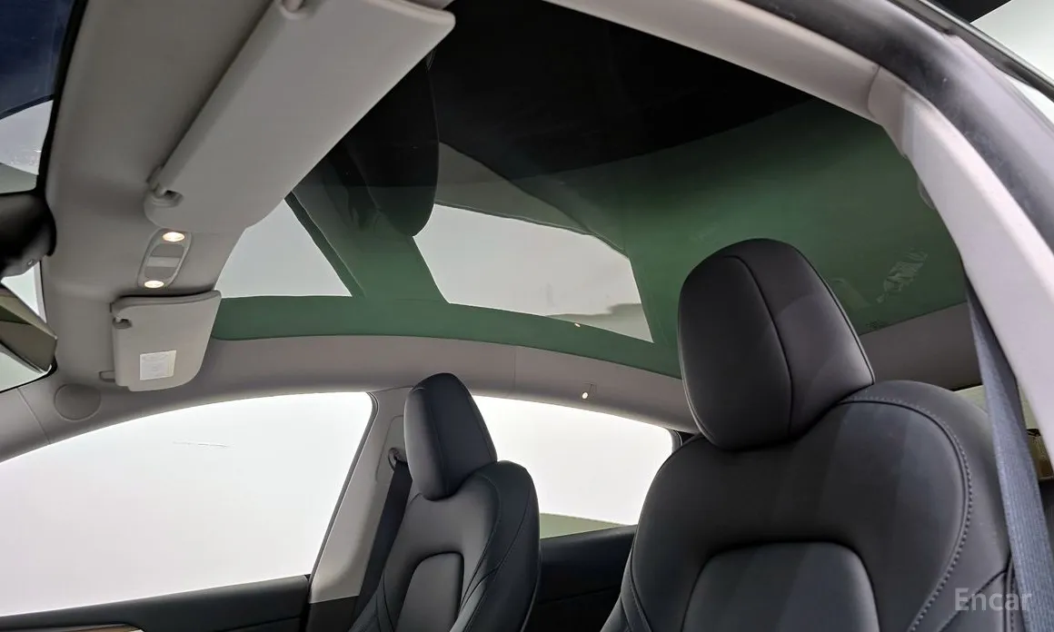 Photo 19 - Tesla Model Y