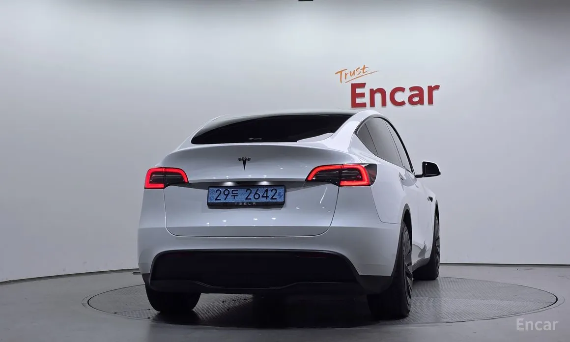 Photo 4 - Tesla Model Y