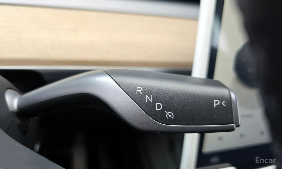 Photo 9 - Tesla Model Y