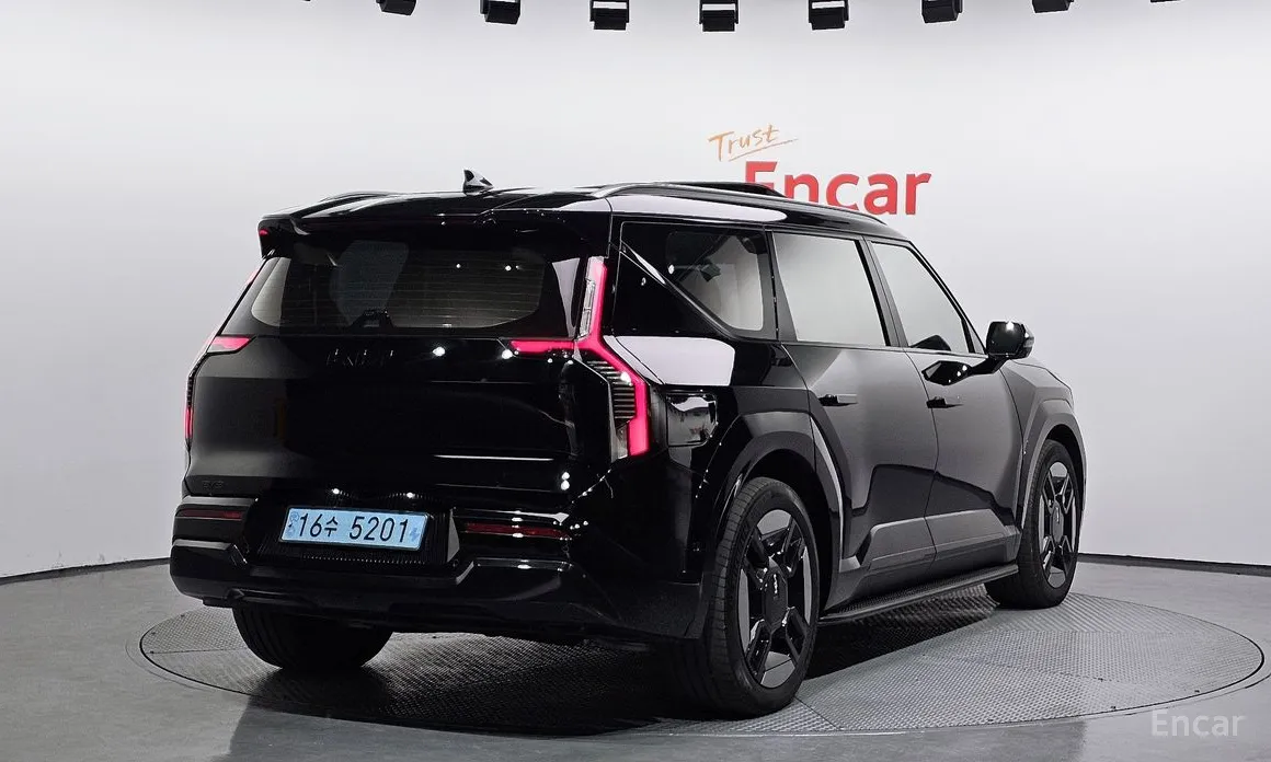 Фото 2 - Kia EV9