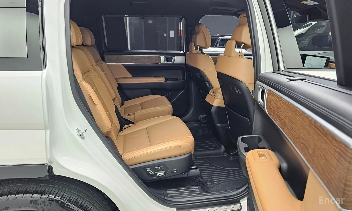 Photo 12 - Hyundai Santa Fe