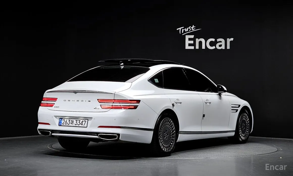 Фото 2 - Genesis G80
