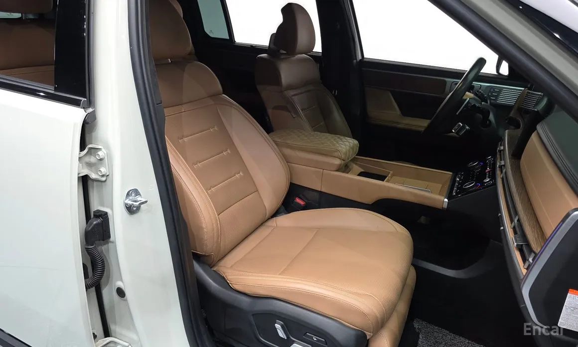 Фото 10 - Hyundai Santa Fe