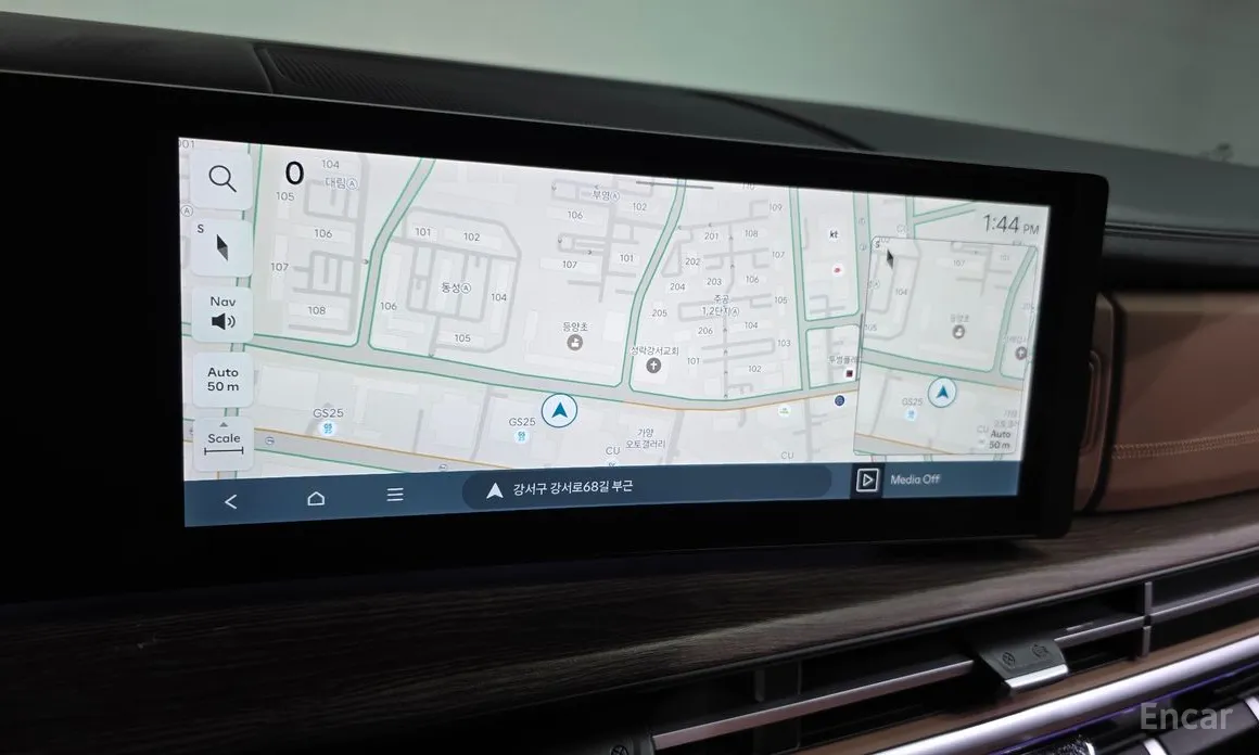 Фото 14 - Hyundai Santa Fe