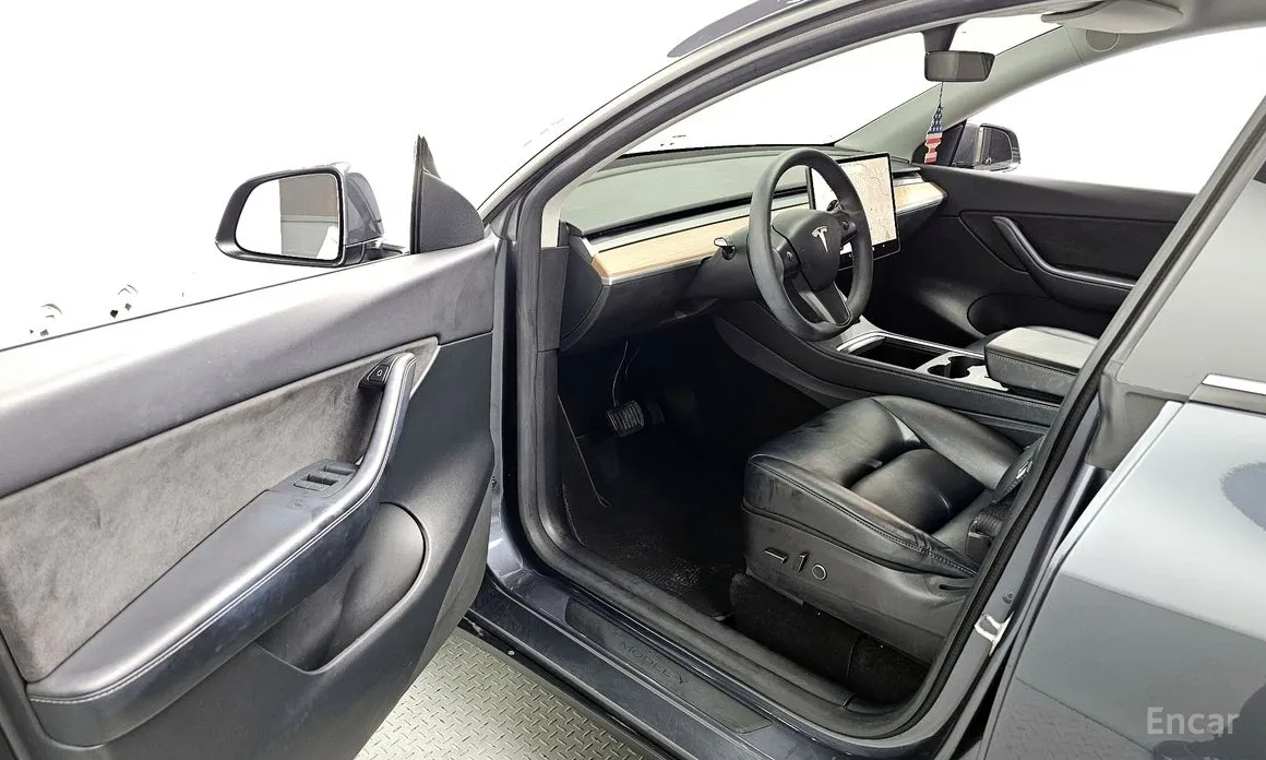 Фото 10 - Tesla Model Y