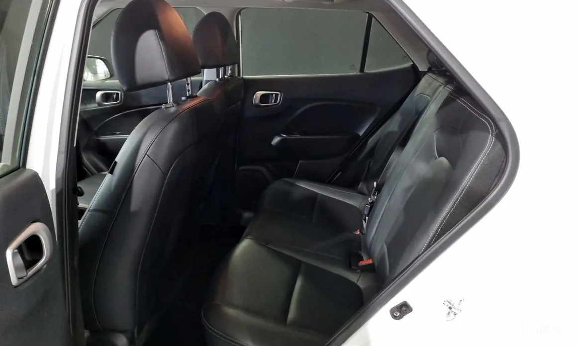 Фото 11 - Hyundai Venue