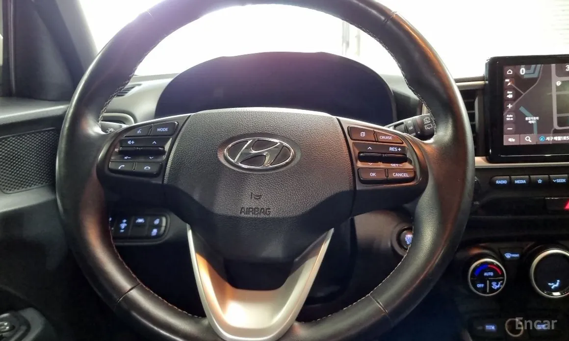 Фото 12 - Hyundai Venue