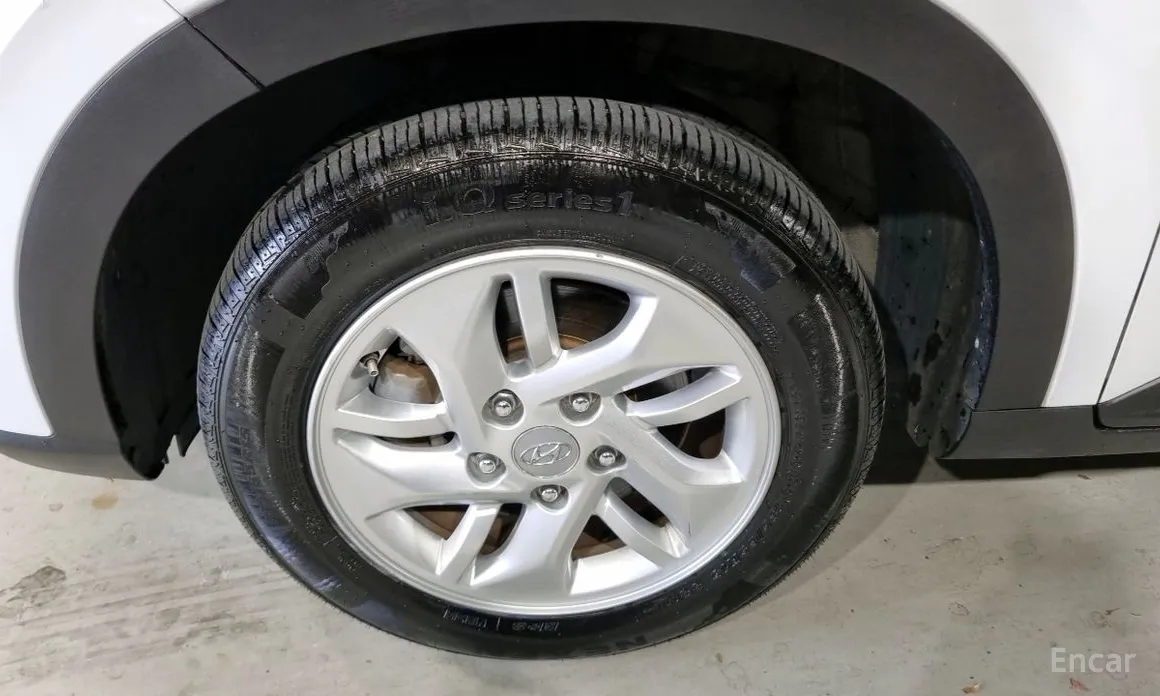 Фото 5 - Hyundai Venue