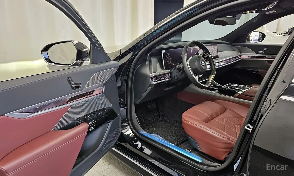 Фото 10 - BMW 7 Series