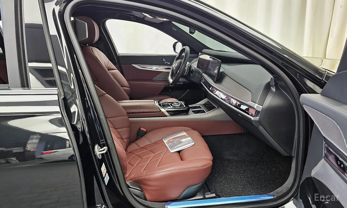 Фото 11 - BMW 7 Series