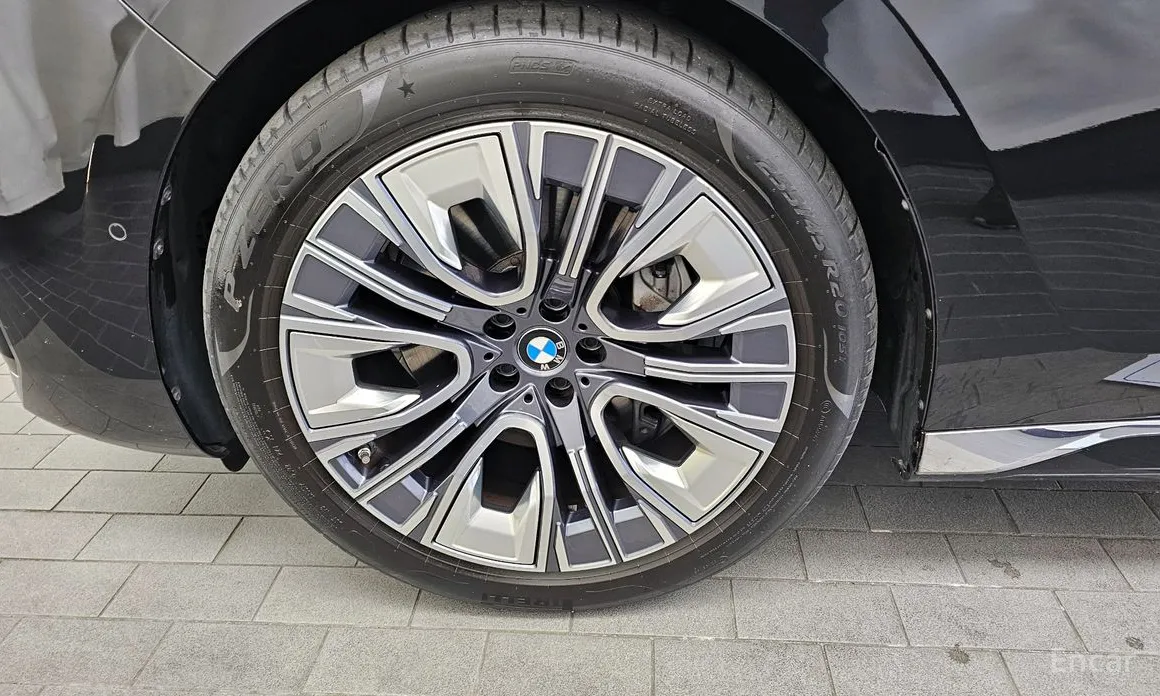 Фото 5 - BMW 7 Series