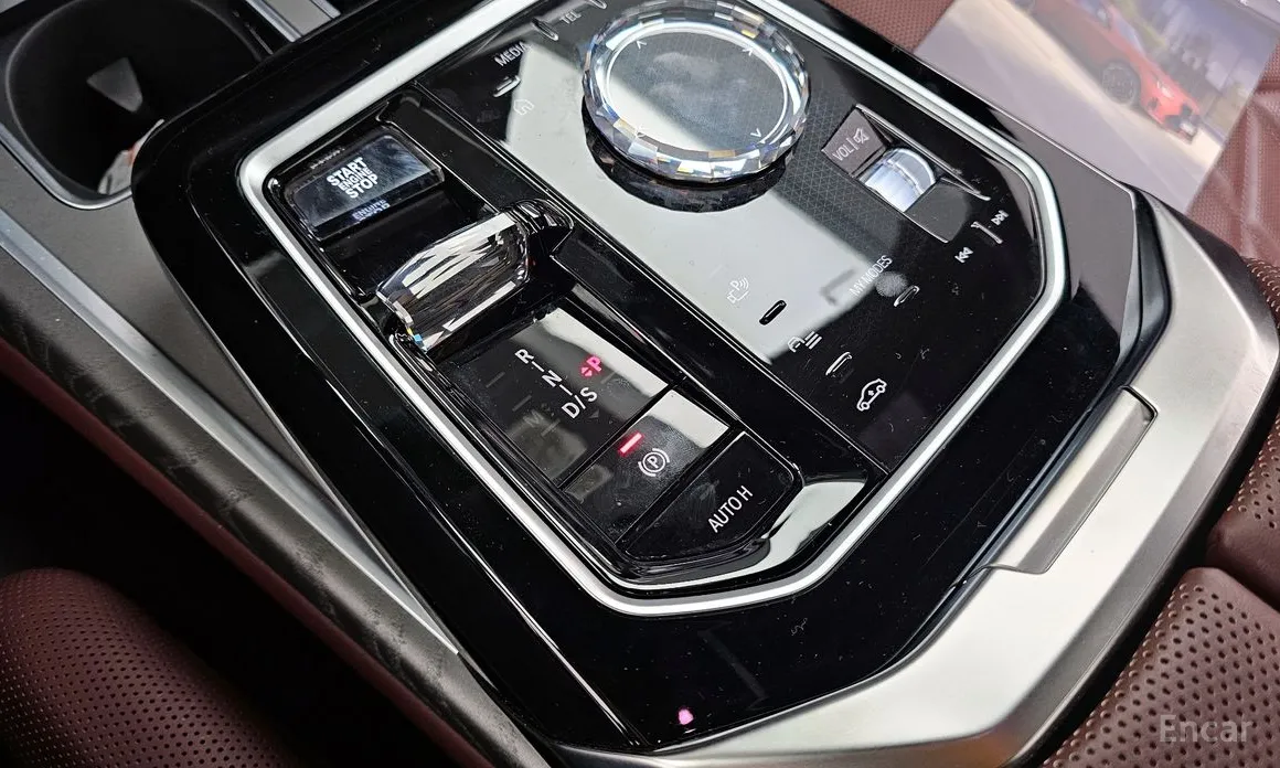 Фото 9 - BMW 7 Series