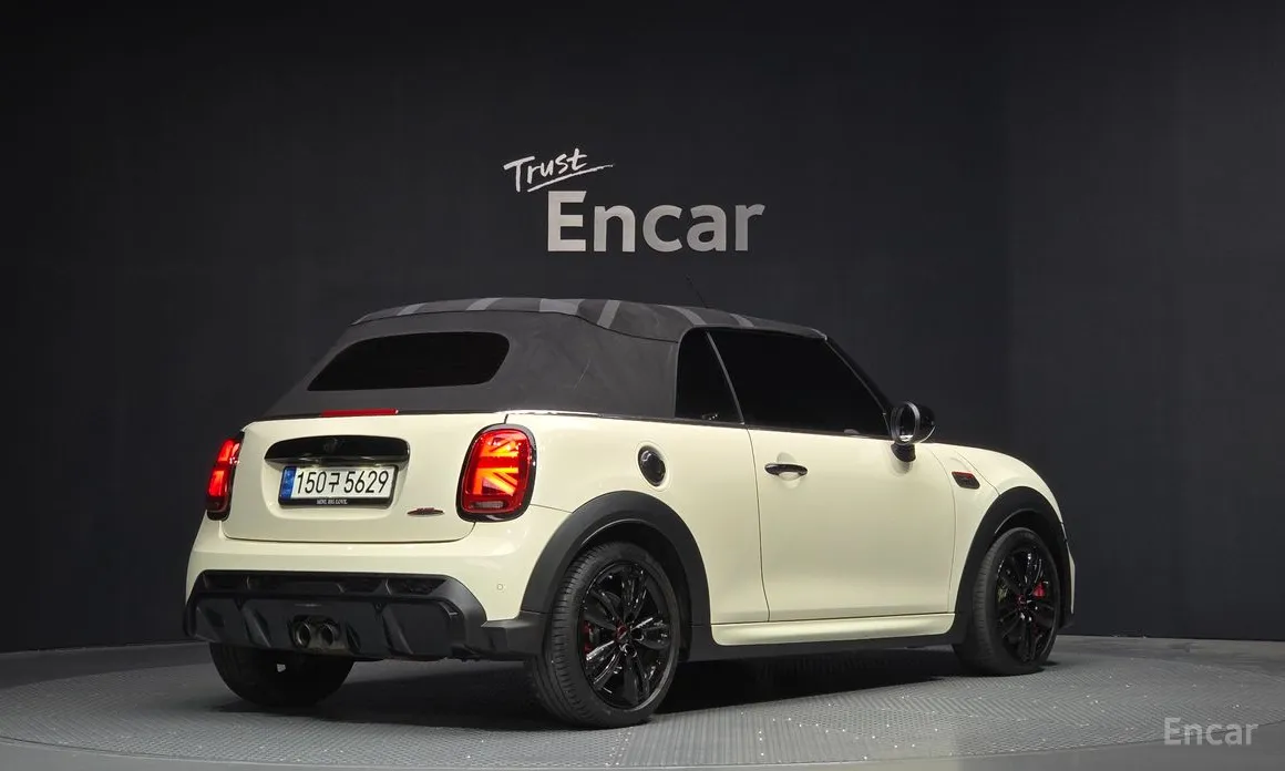 Фото 2 - Mini Cooper Convertible