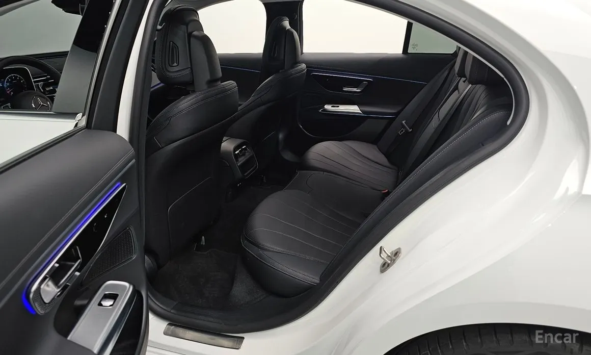 Фото 12 - Mercedes-Benz E-Class