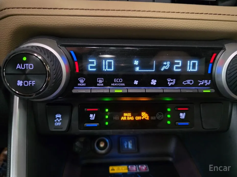 Фото 16 - Toyota RAV4