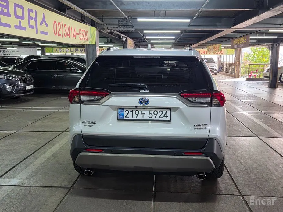 Фото 19 - Toyota RAV4